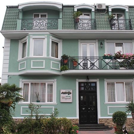 Hotel Elegant Garden Batumi Exteriör bild