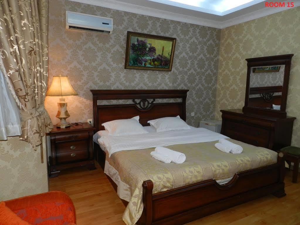 Hotel Elegant Garden Batumi Exteriör bild