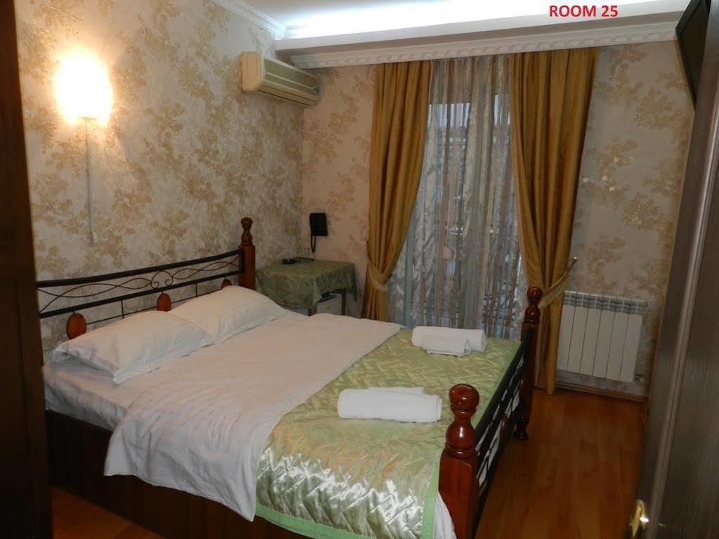 Hotel Elegant Garden Batumi Exteriör bild