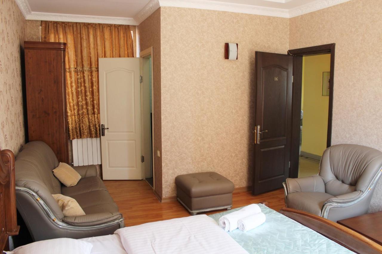 Hotel Elegant Garden Batumi Exteriör bild